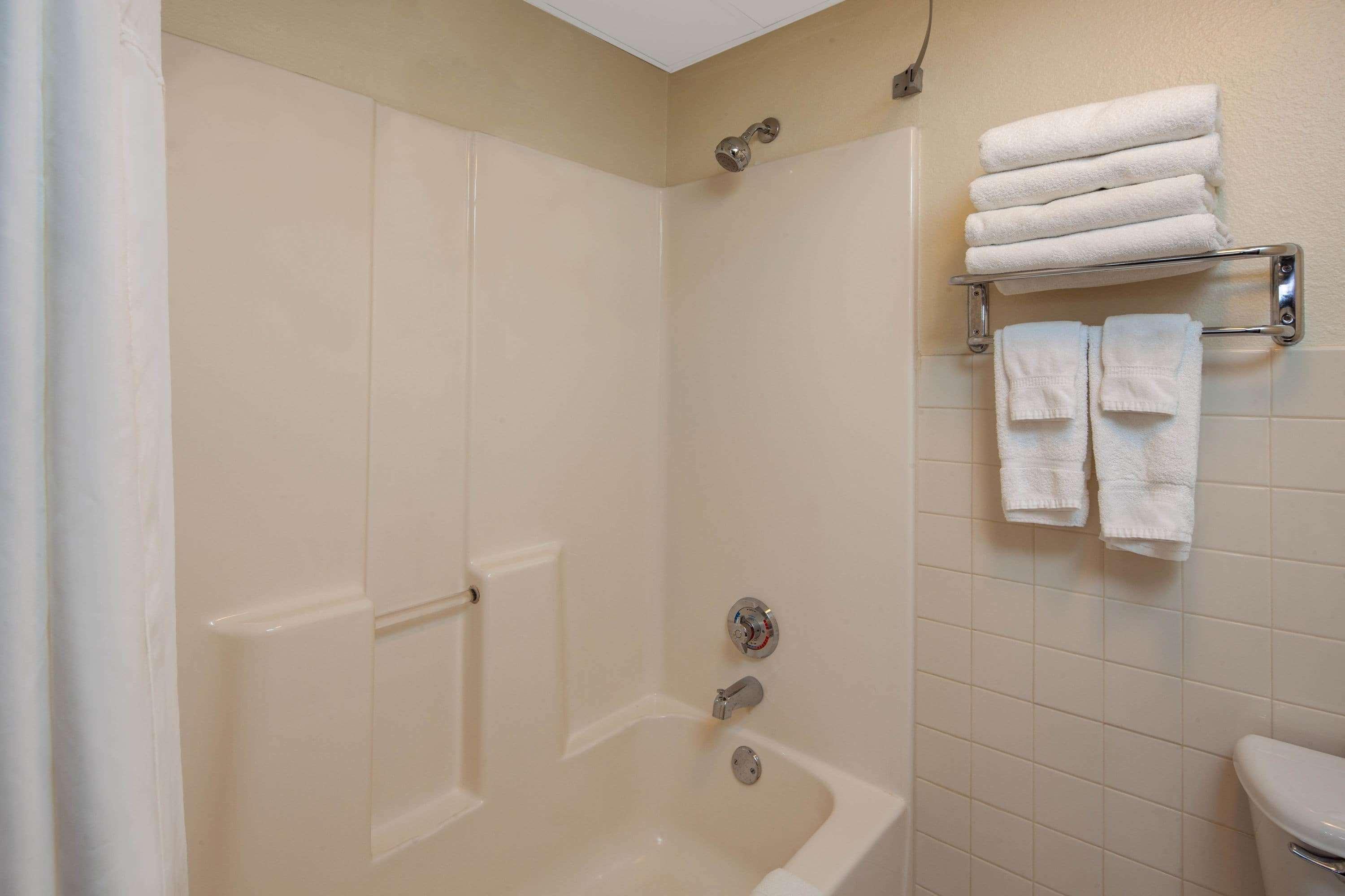 Americinn By Wyndham Northfield Bagian luar foto