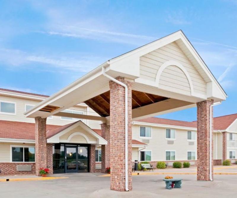 Americinn By Wyndham Northfield Bagian luar foto