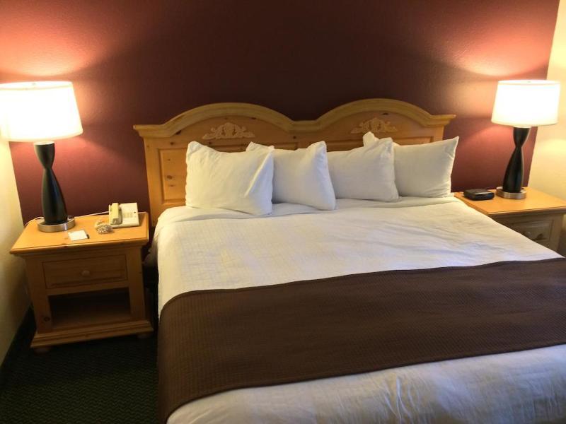 Americinn By Wyndham Northfield Bagian luar foto